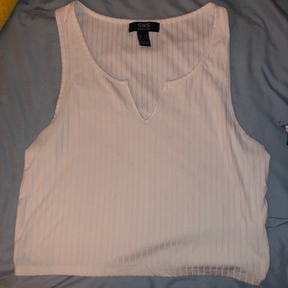 3 tops - Picture 2 of 3